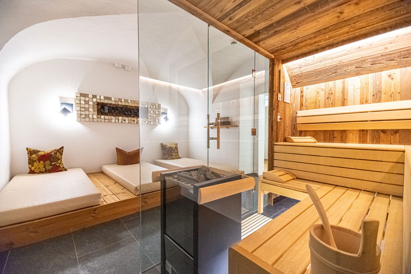 _D800764-HDR_sauna2
